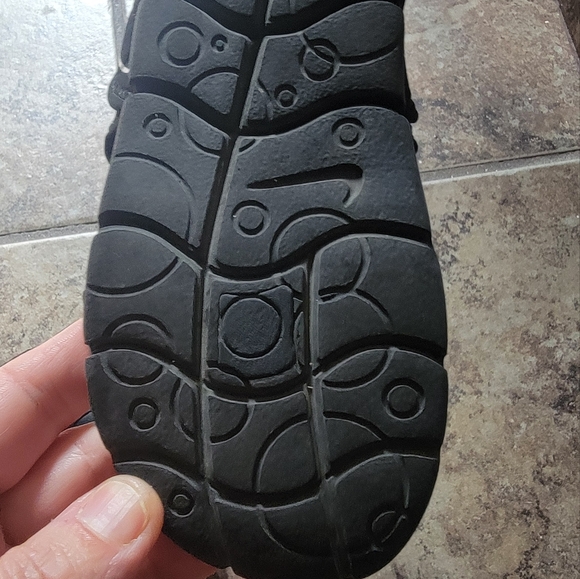 Toddler shoe lot - Picture 2 of 12